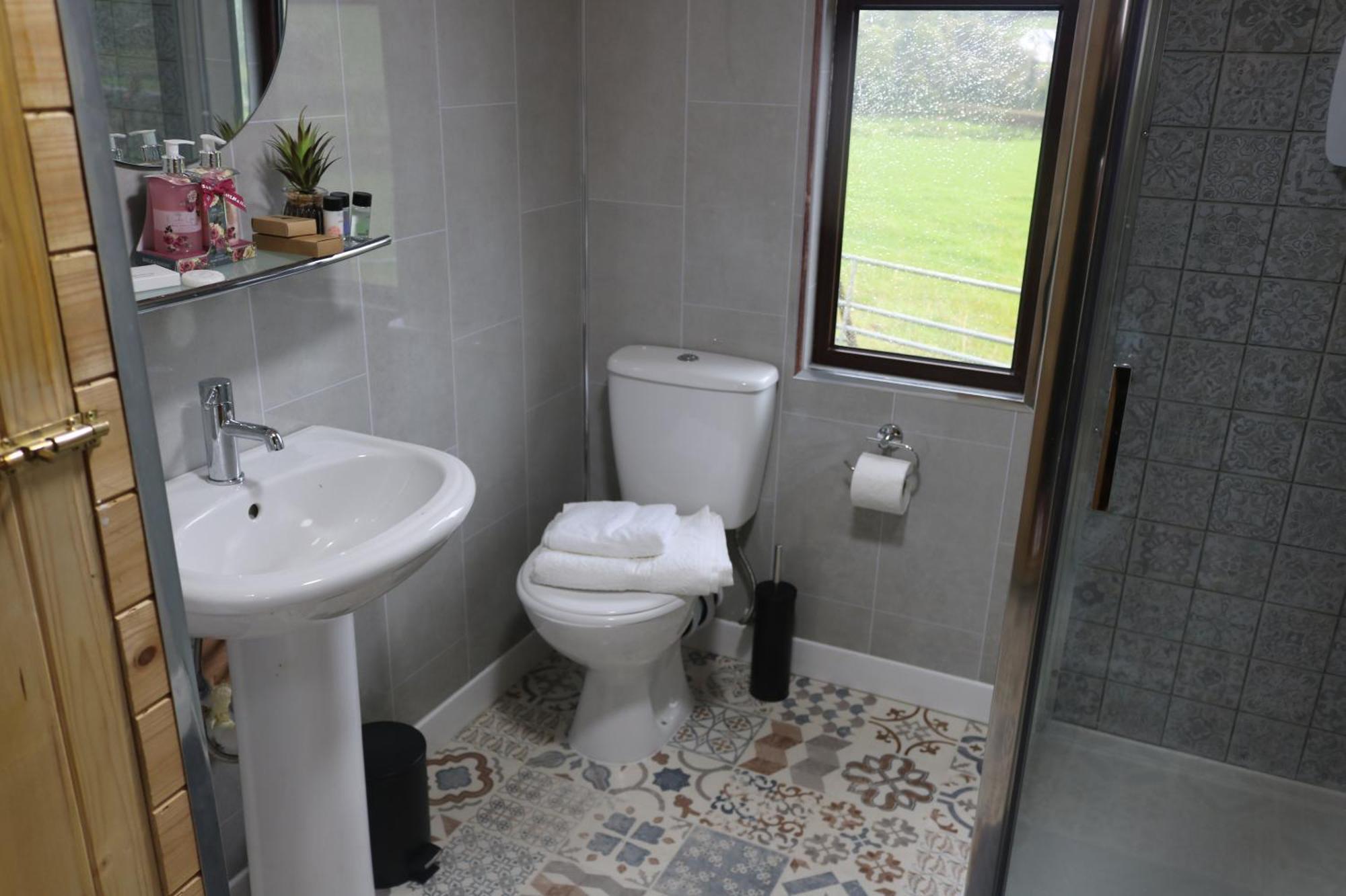 The Cabin Pipershill Newtownbutler Экстерьер фото